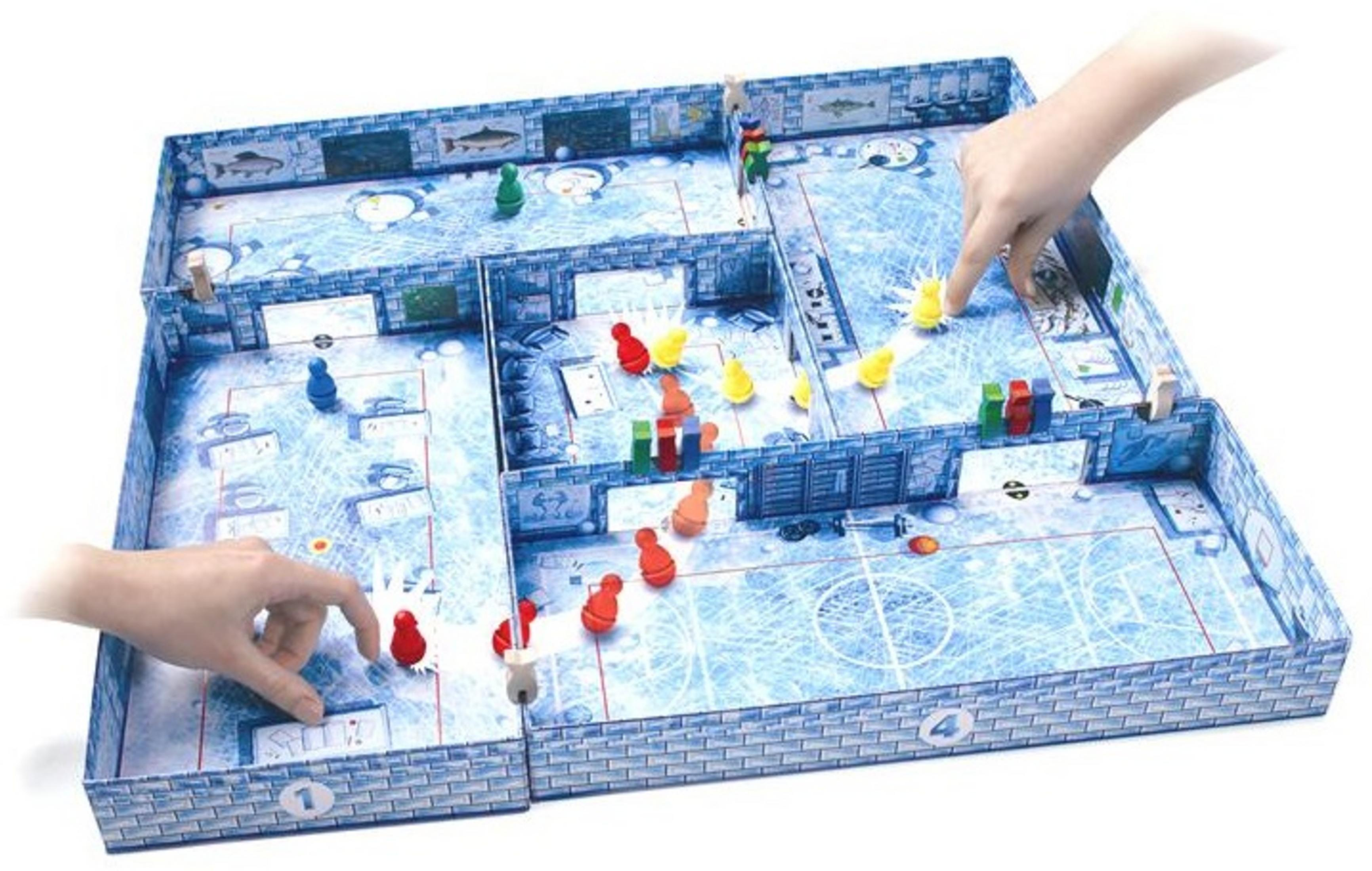 Ein eisiges Brettspiel mit Spielfiguren und Händen, die spielen.