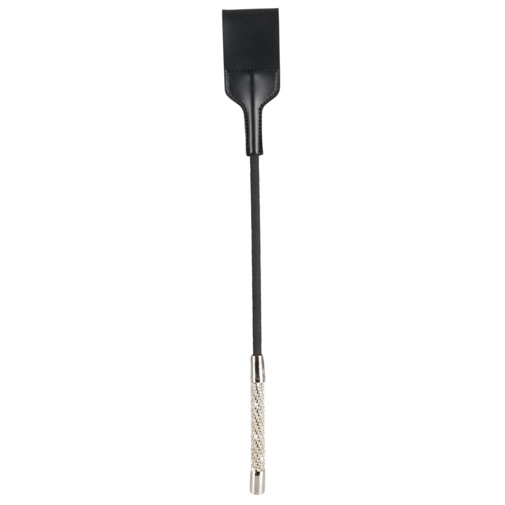 Schwarzer Leder-Paddel mit metallischem Griff, auf weißem Hintergrund.