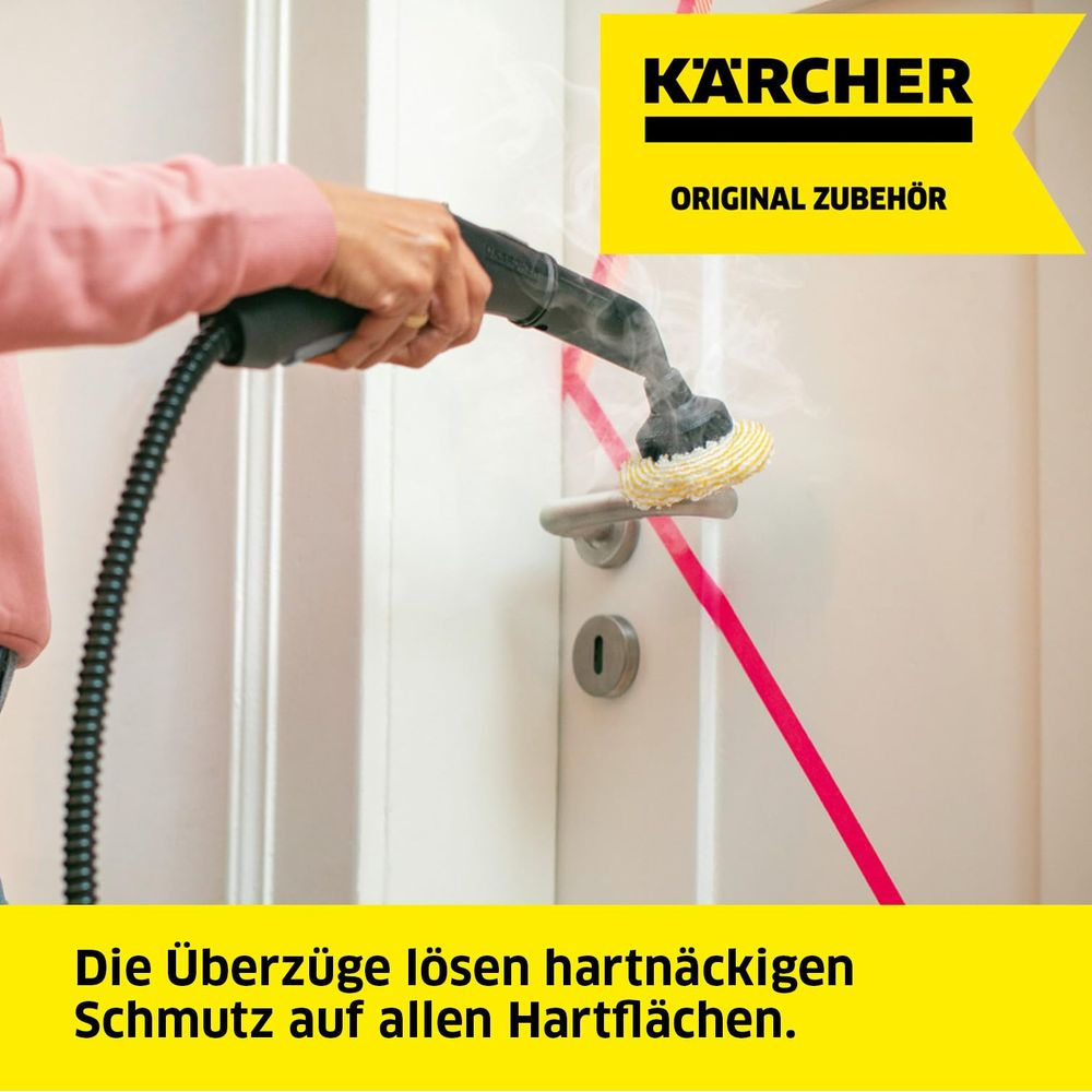 Una mano usa un pulitore a vapore Kärcher per pulire una maniglia.
