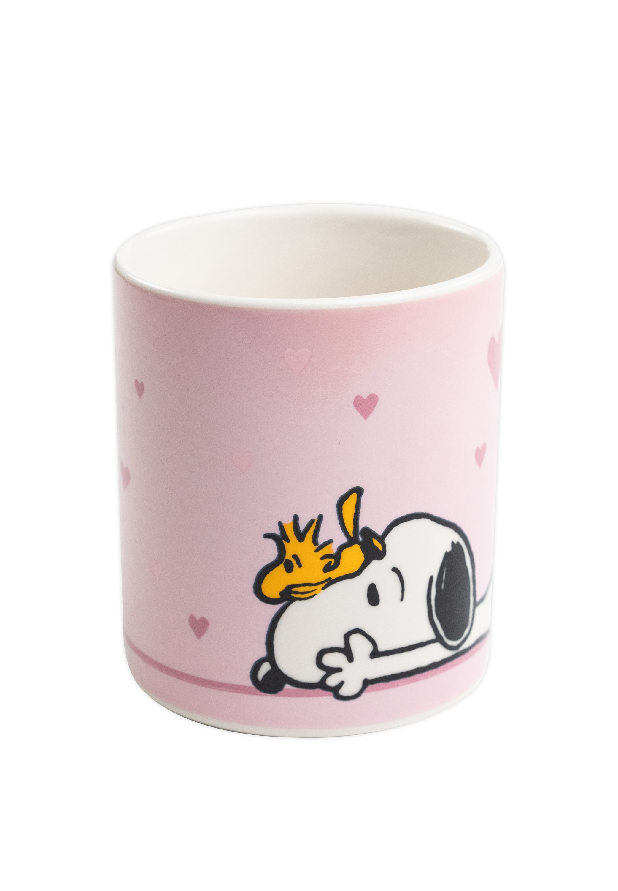Eine rosa Tasse mit Snoopy und Woodstock und kleinen Herzen.