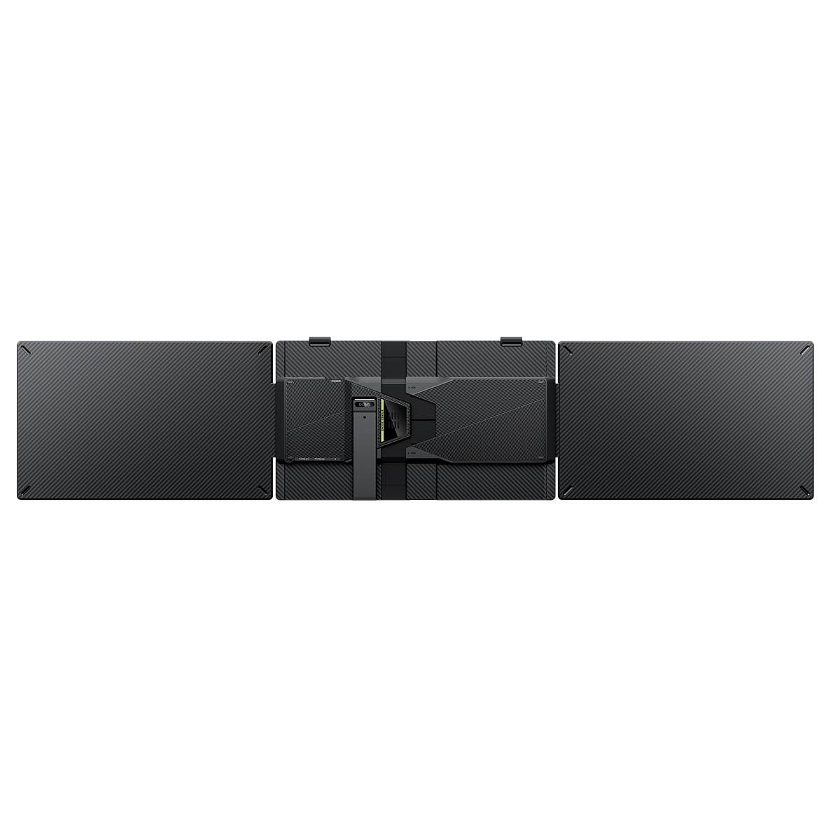 Drei schwarze Monitore mit Carbonfaser-Muster, verbunden durch eine zentrale Einheit.