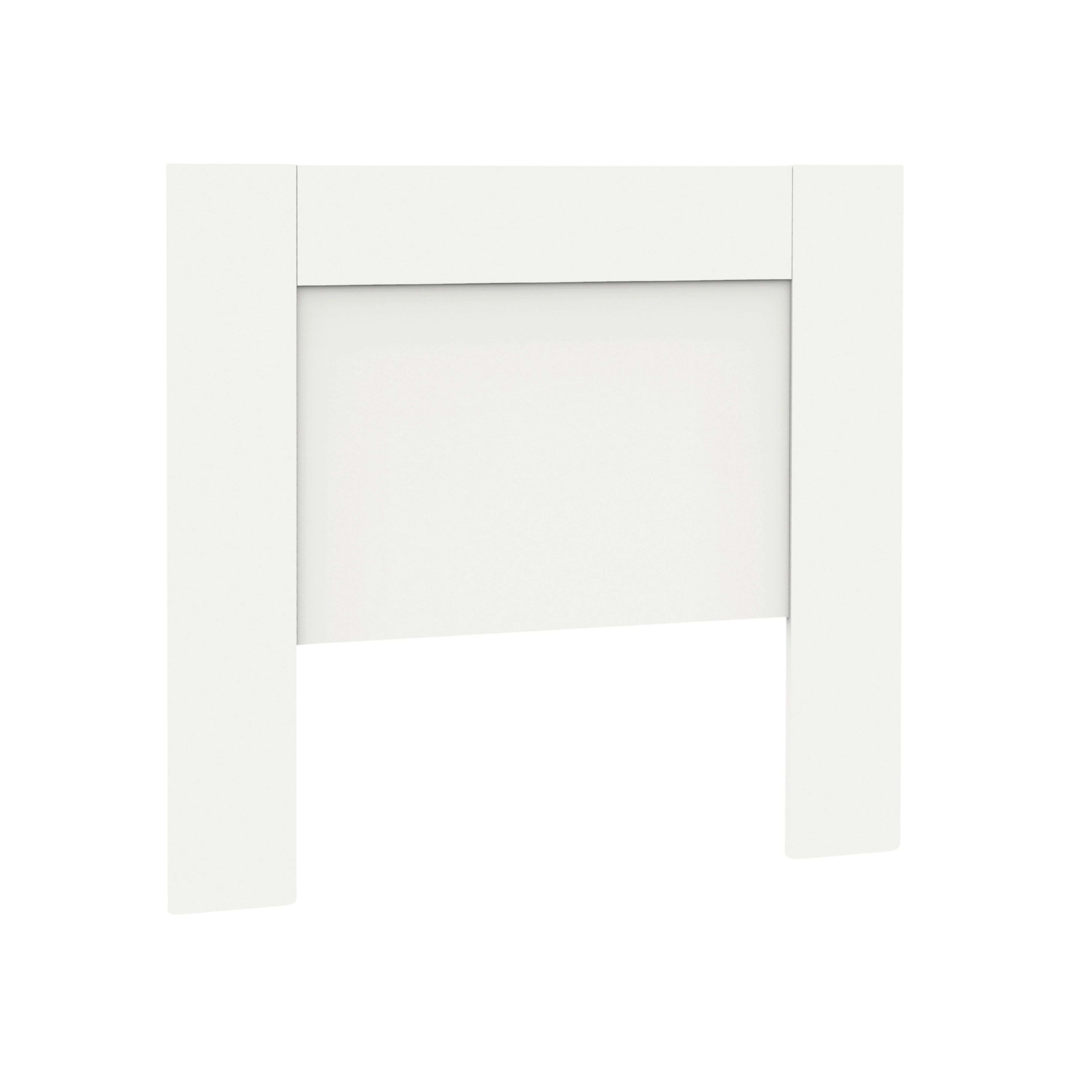 Una cabecera blanca con postes verticales y una tabla horizontal.