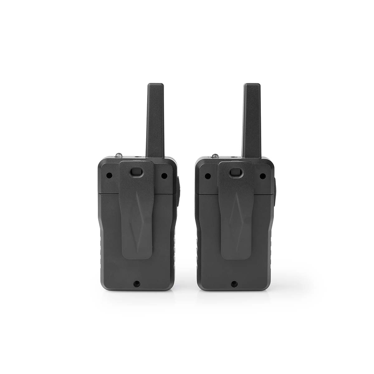 Twee zwarte walkie-talkies met riemclips, naast elkaar op witte achtergrond.