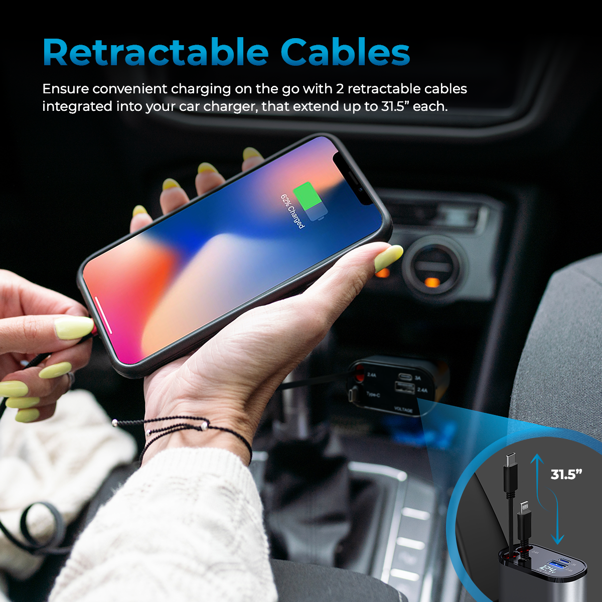 Eine Hand steckt ein iPhone in ein Auto-Ladegerät mit zwei einziehbaren Kabeln.