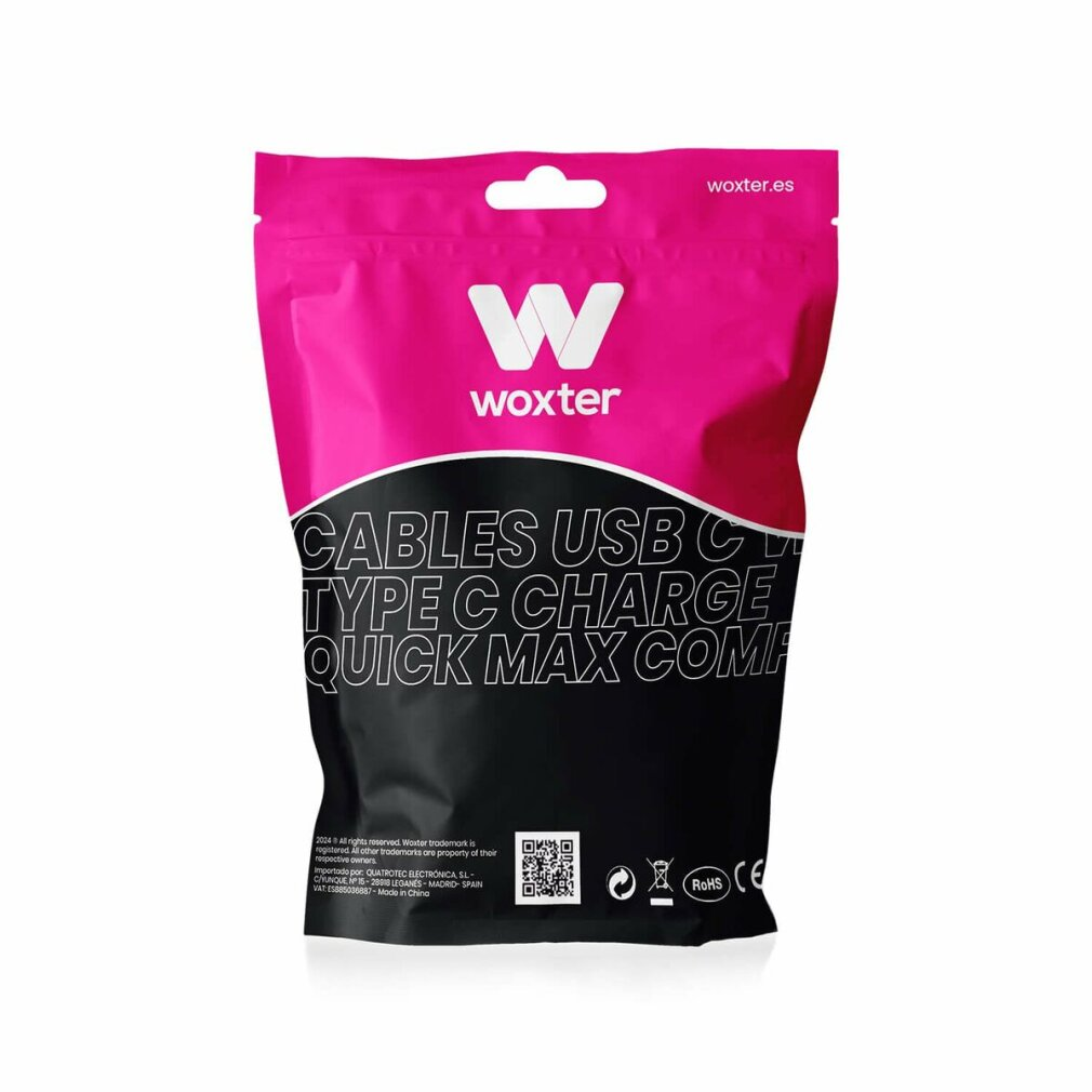 Embalaje rosa y negro para cables USB C de Woxter, con logo y texto.