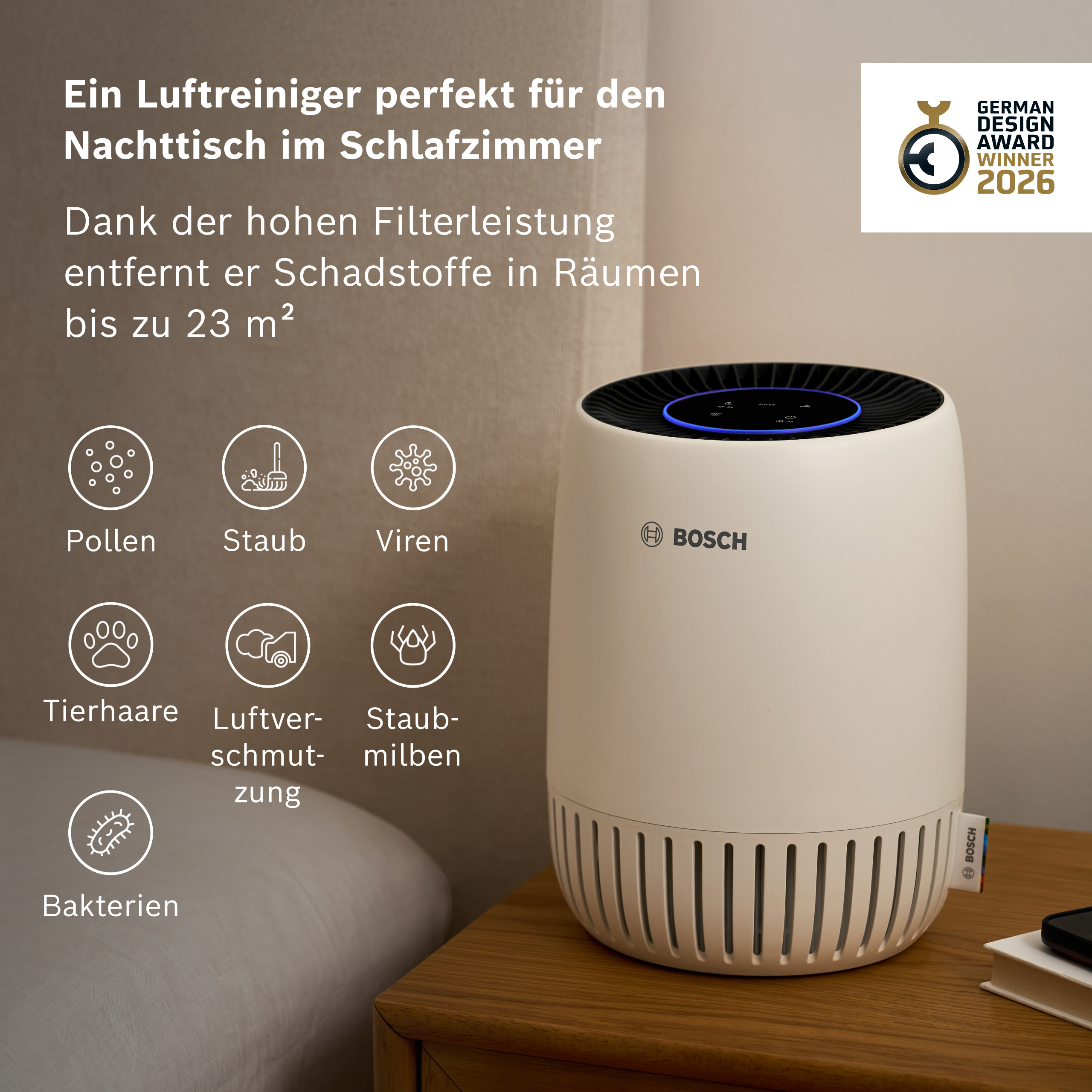 Un purificatore d'aria Bosch bianco su un comodino con icone per pollini, polvere, virus, peli animali, inquinamento, acari, batteri.