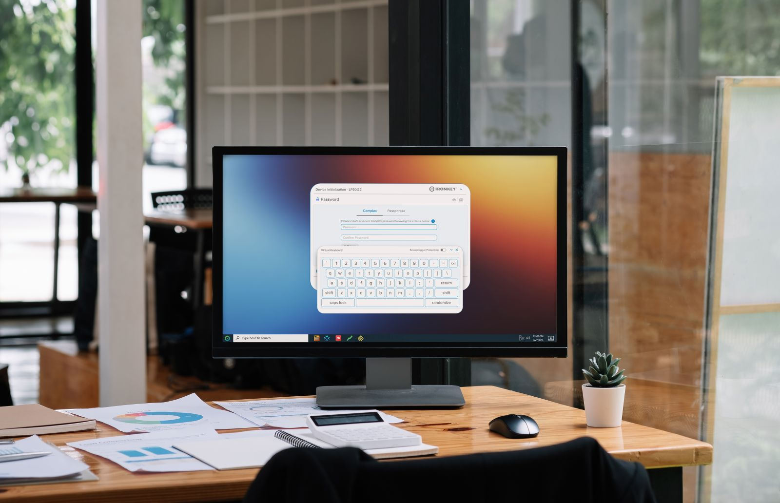 Ein Computerbildschirm zeigt die Passwort-Einrichtung mit einer virtuellen Tastatur.