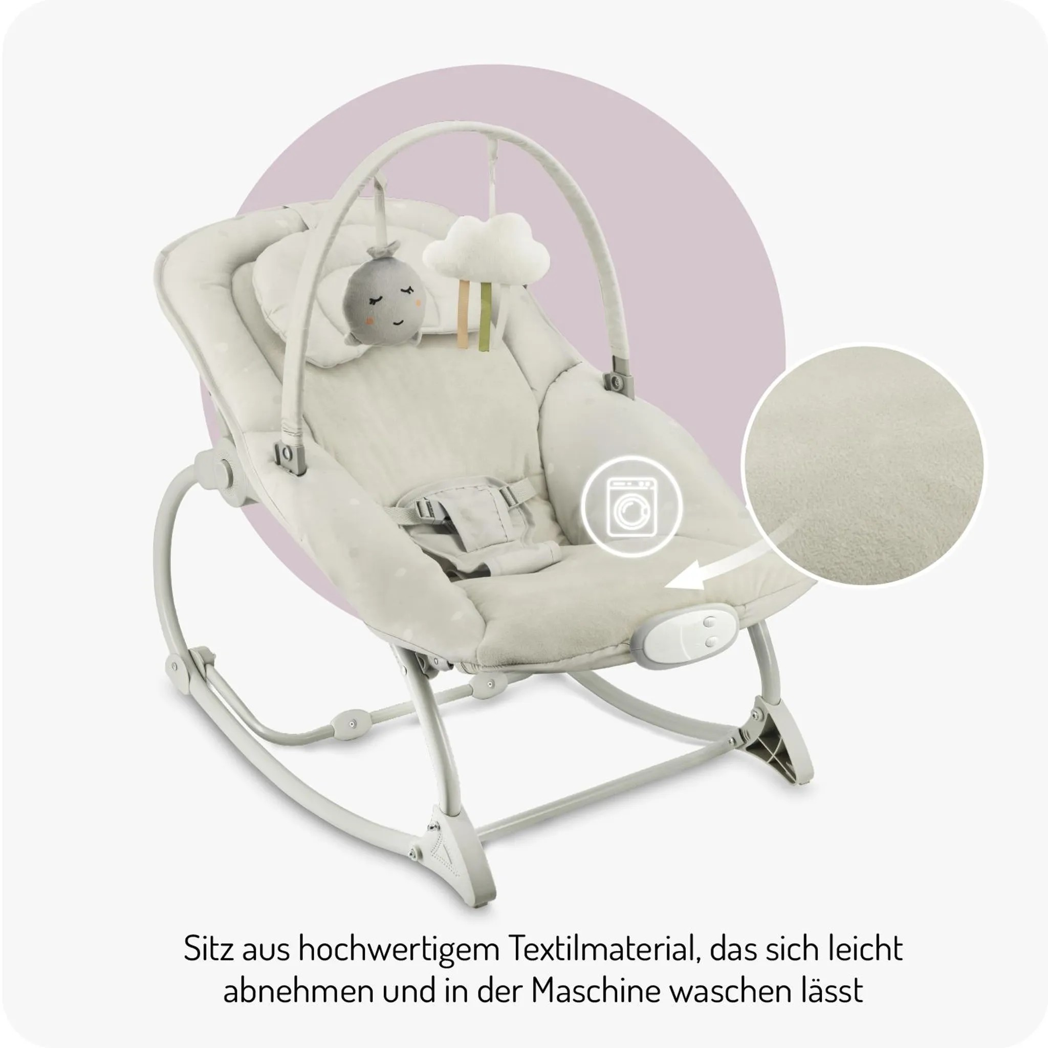 Ein heller Babyschaukel mit Spielzeug und einem Hinweis auf Maschinenwäsche.