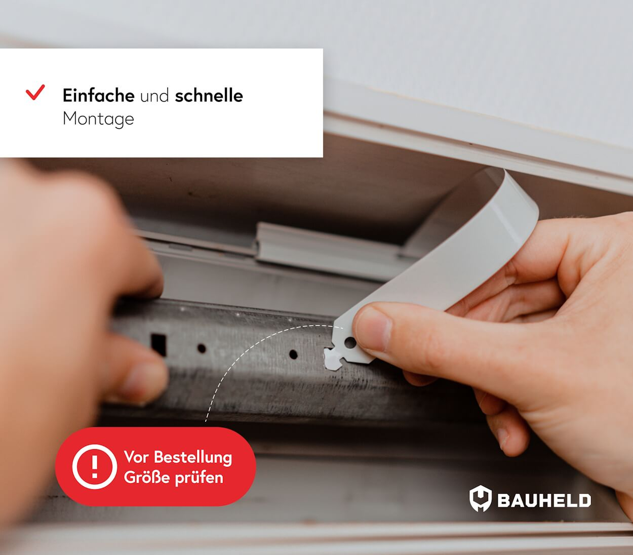 Hände montieren eine weiße Halterung an einer Metallschiene. Einfache Montage.