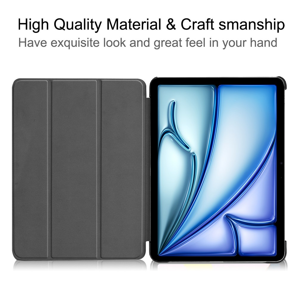 Graue Tablet-Hülle neben einem Tablet mit blau-weißem Hintergrund.