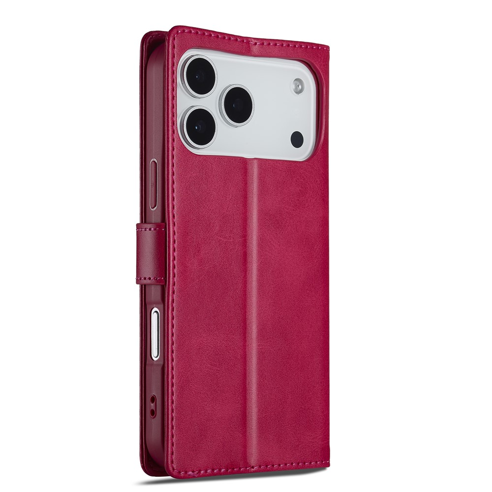Una custodia a libro in pelle rossa per smartphone con tre obiettivi.