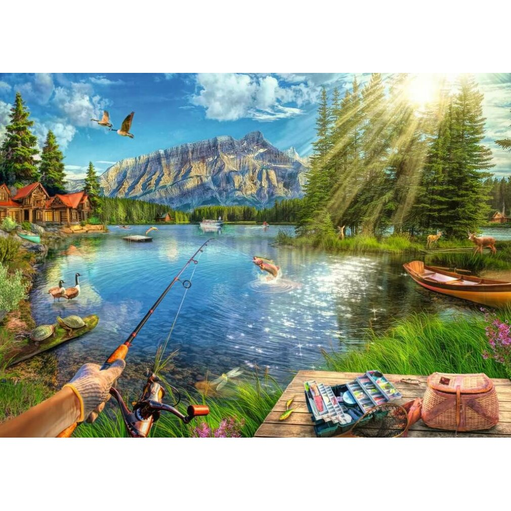 Uomo pesca in lago di montagna con baita, anatre, tartarughe e pesce che salta.