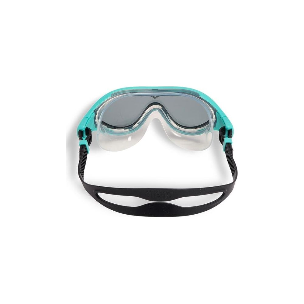Türkisfarbene Schwimmbrille mit schwarzem Band, auf weißem Hintergrund.