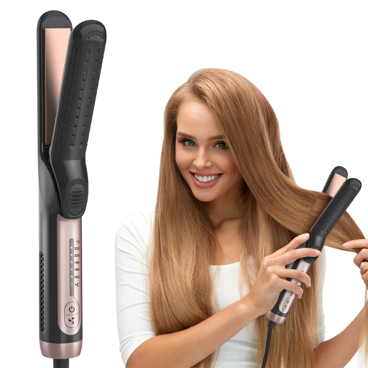 Una donna si liscia i capelli biondi usando una piastra per capelli nera e oro rosa.