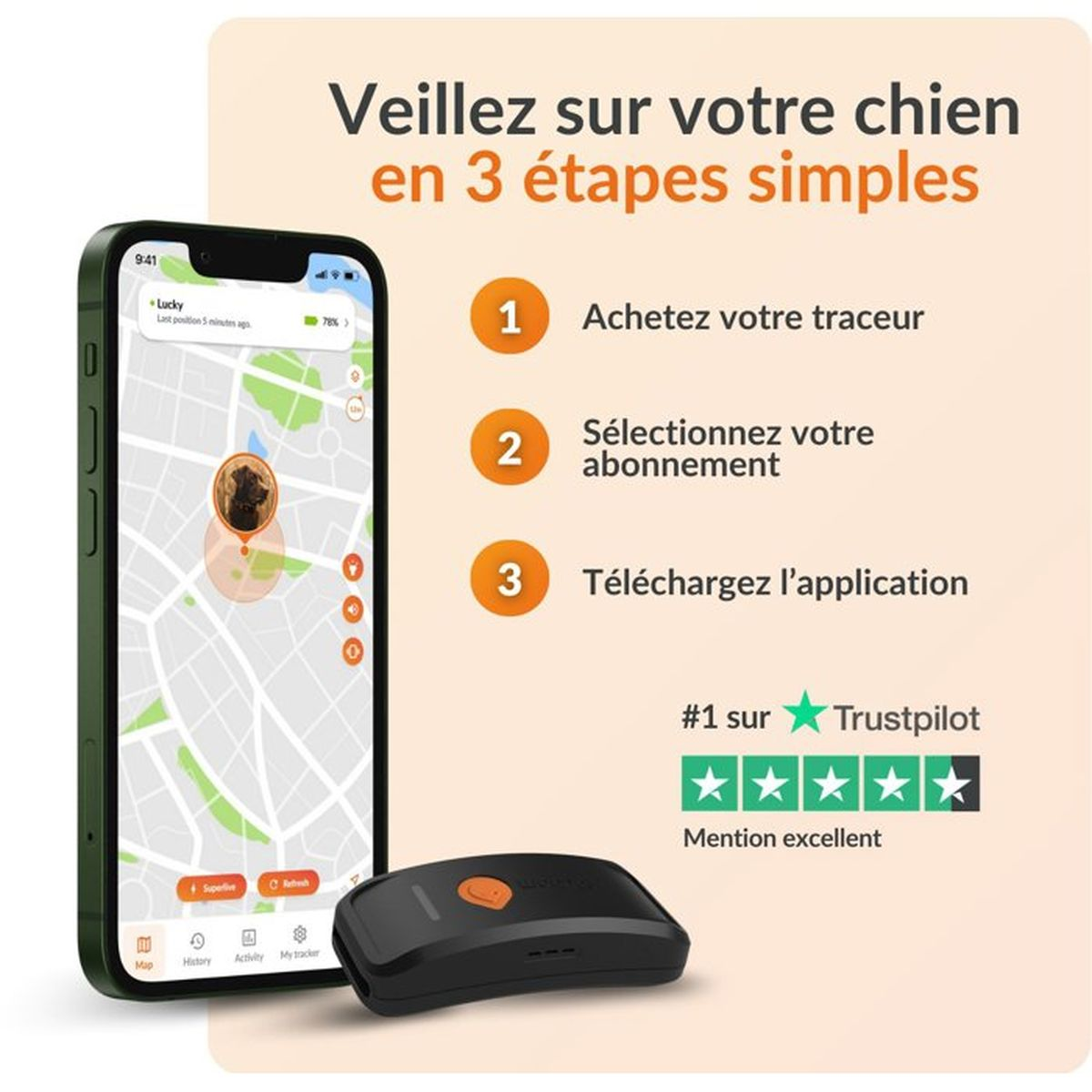 Ein Smartphone zeigt eine Hundetracker-App. Daneben ein schwarzer Hundetracker.
