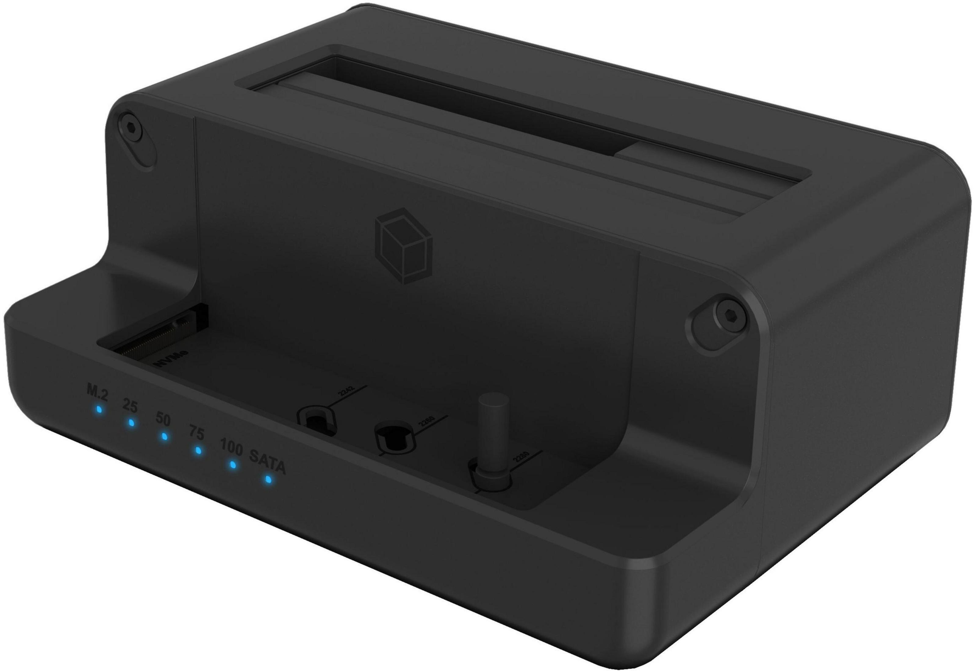 Schwarzer Dockingstation-Ständer für M.2- und SATA-SSDs mit blauen LEDs und Beschriftungen.