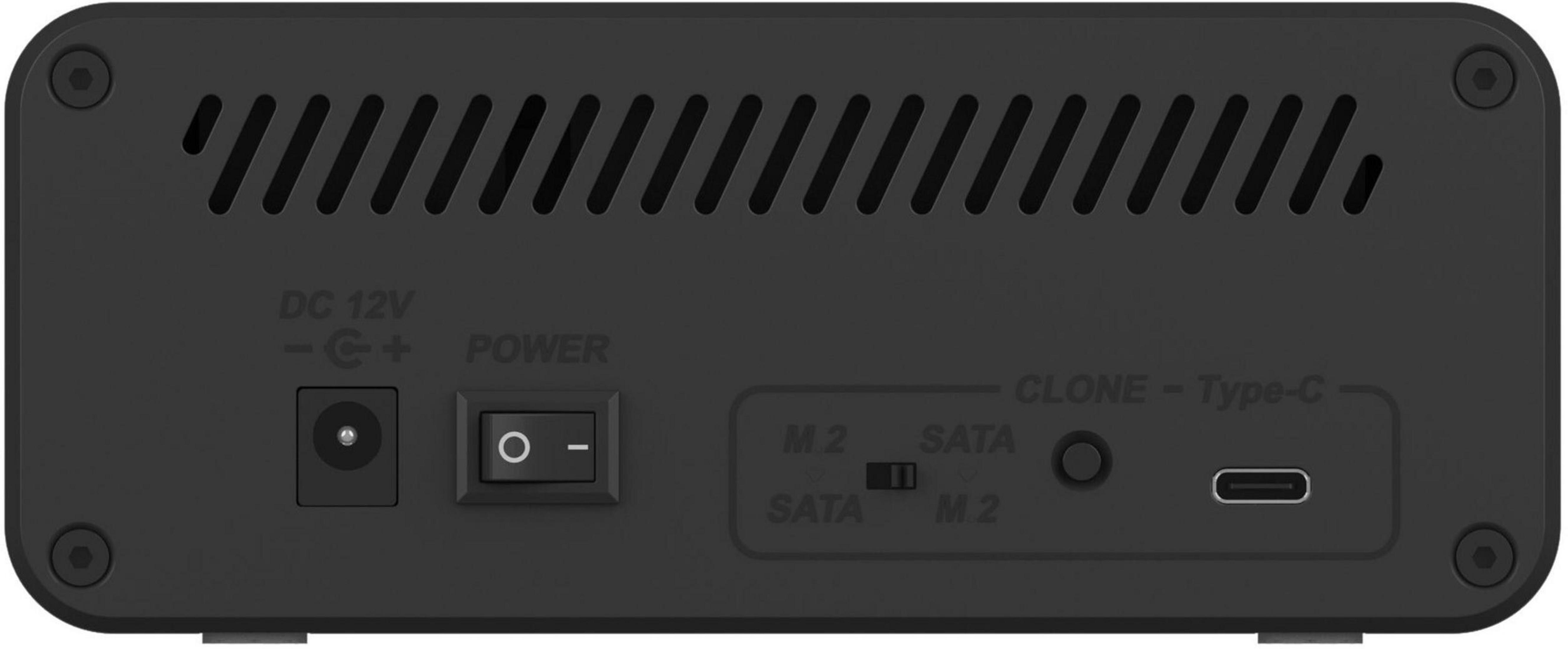 Rückseite eines schwarzen externen Laufwerksgehäuses mit Anschlüssen: DC 12V, Netzschalter, Klon-Taste, M.2 & SATA-Steckplätze, USB-C.