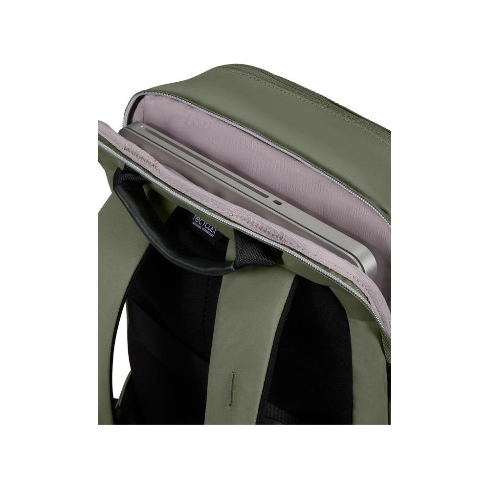 Grüner Rucksack mit geöffnetem Fach für einen Laptop. Innenfutter ist hellgrau.
