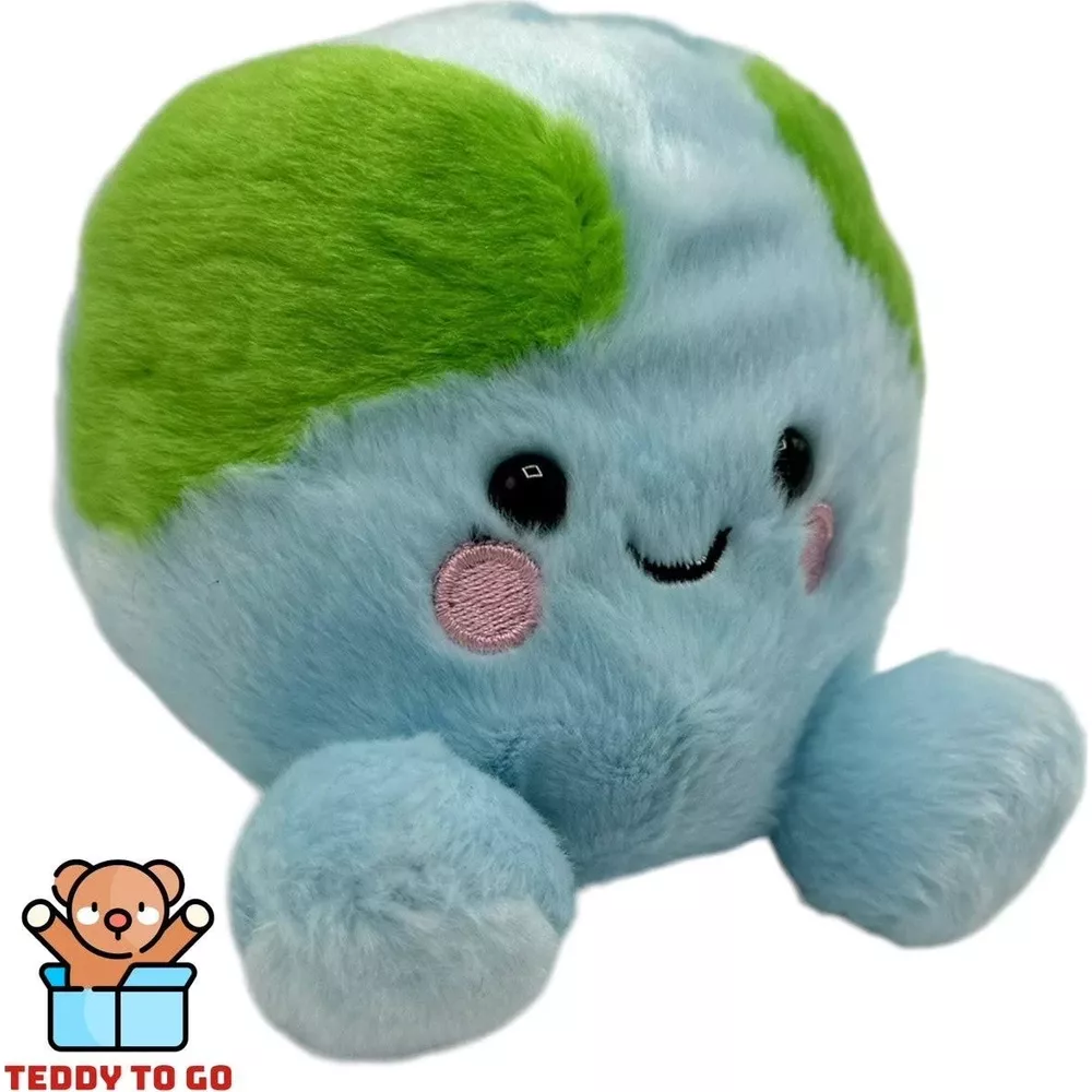 Un simpatico peluche blu e soffice simile alla Terra con masse verdi e una faccia sorridente.