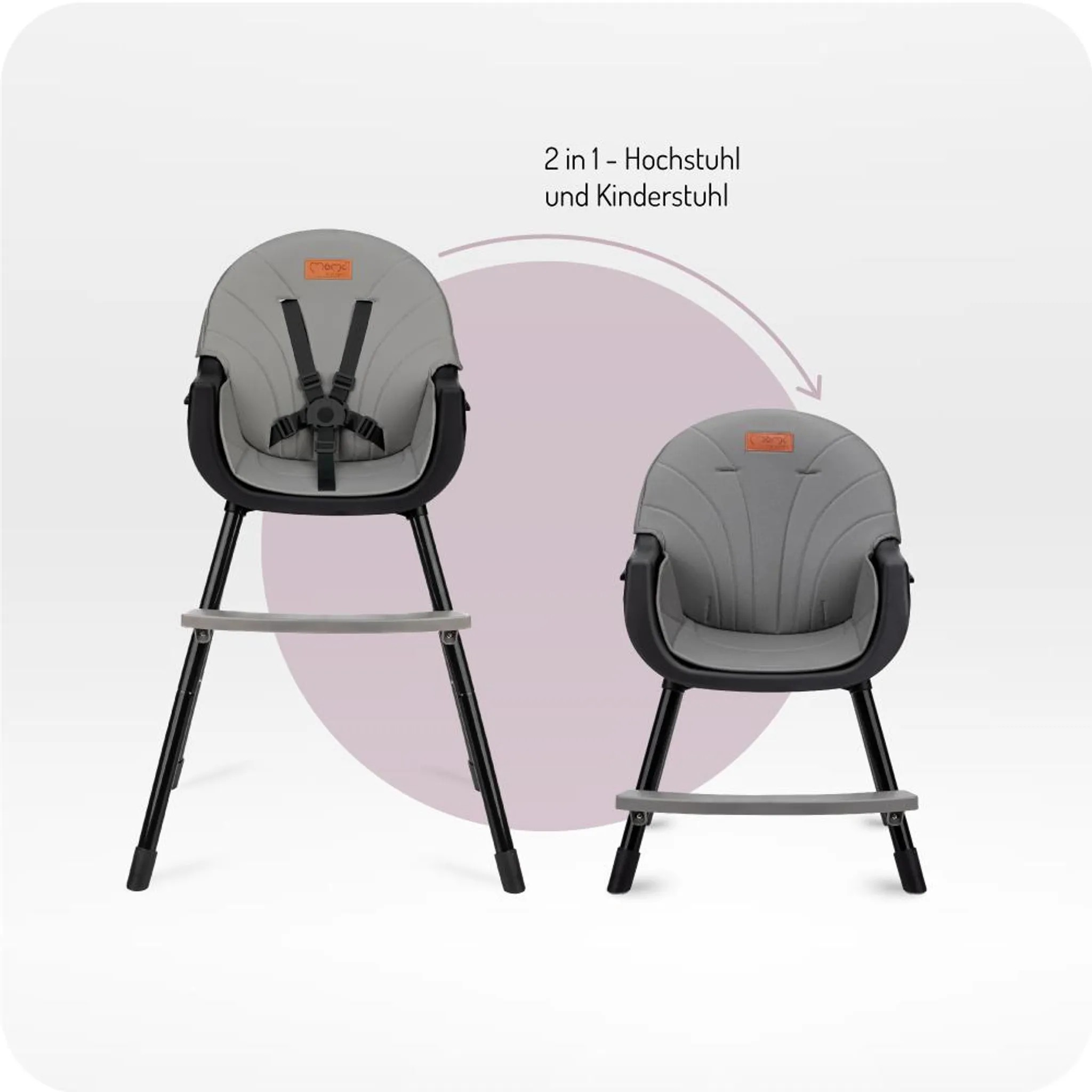 Grauer Hochstuhl und Kindersitz nebeneinander. Der Hochstuhl hat Gurte.