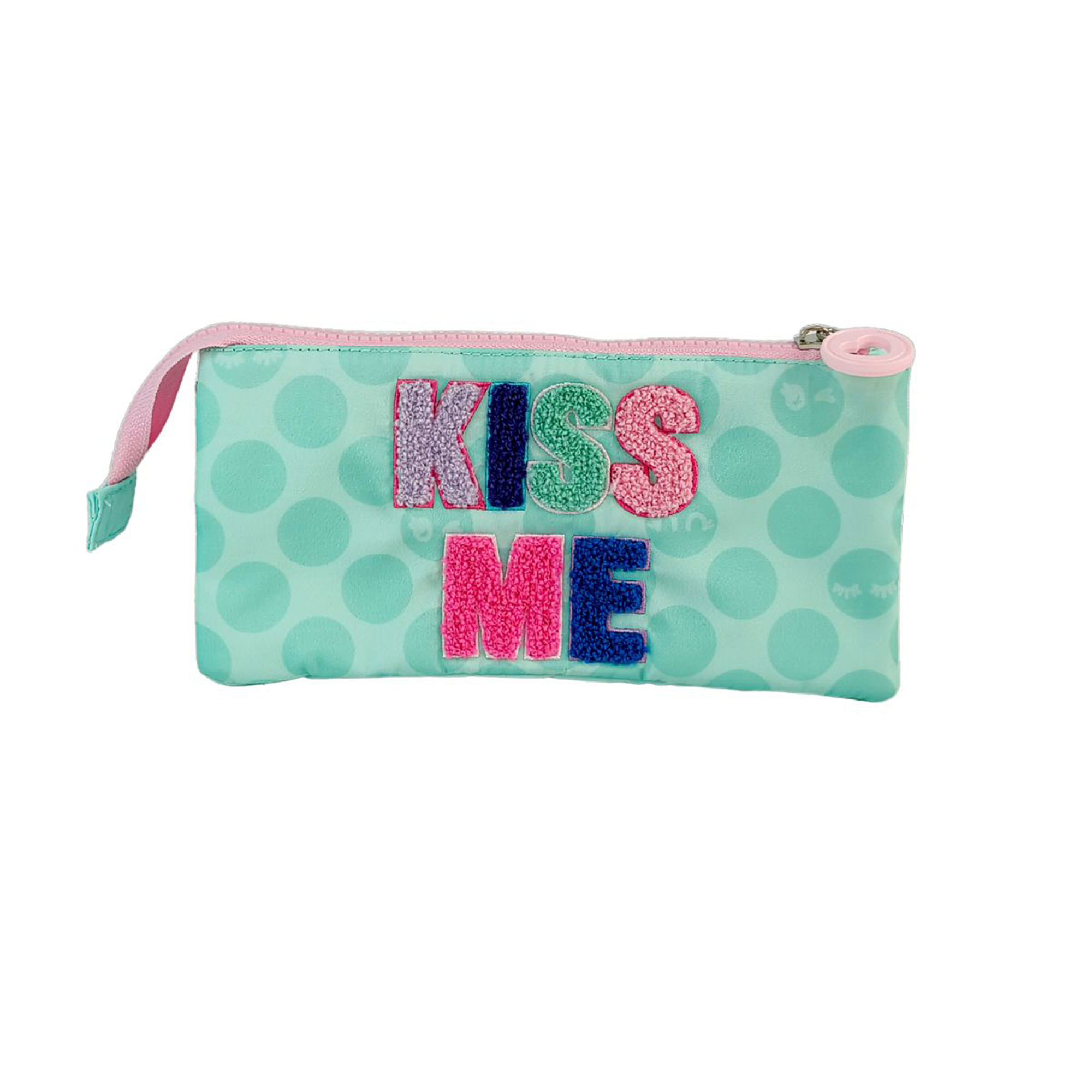 Una pochette turchese a pois con la scritta KISS ME.