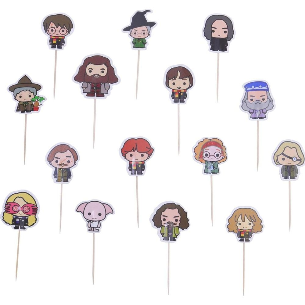 Sammlung von 15 Harry Potter Charakter-Cupcake-Toppern auf weißem Hintergrund.