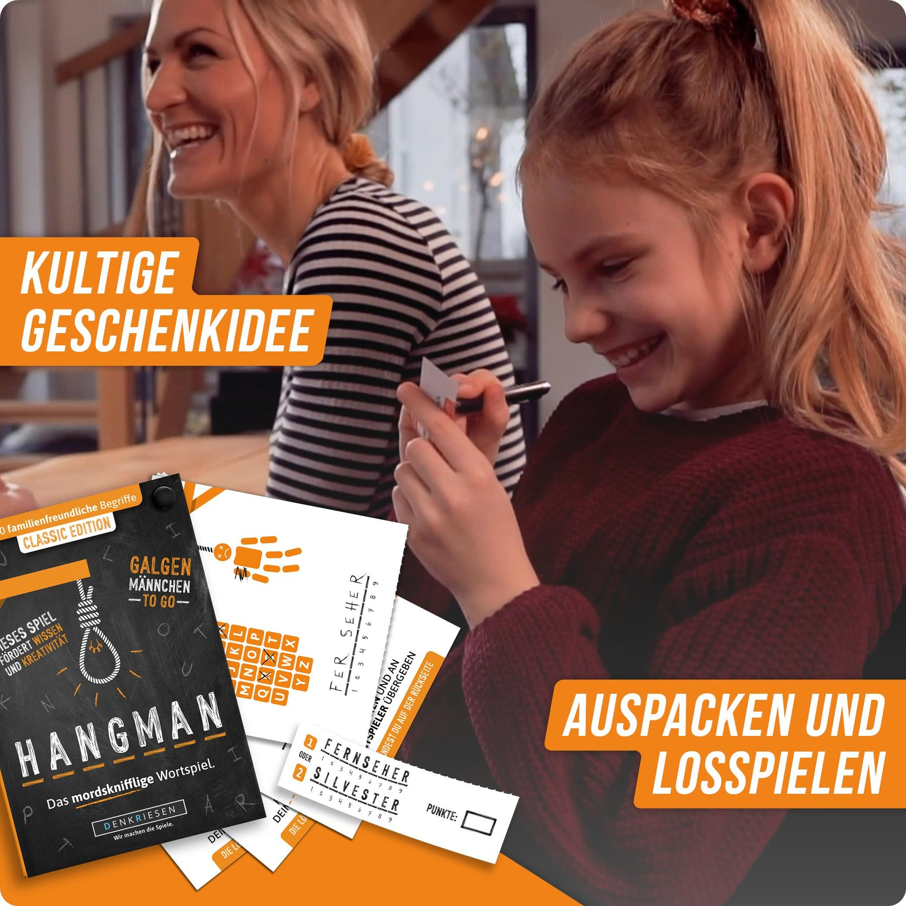 Zwei lachende Personen und ein Spiel, das Spaß macht.
