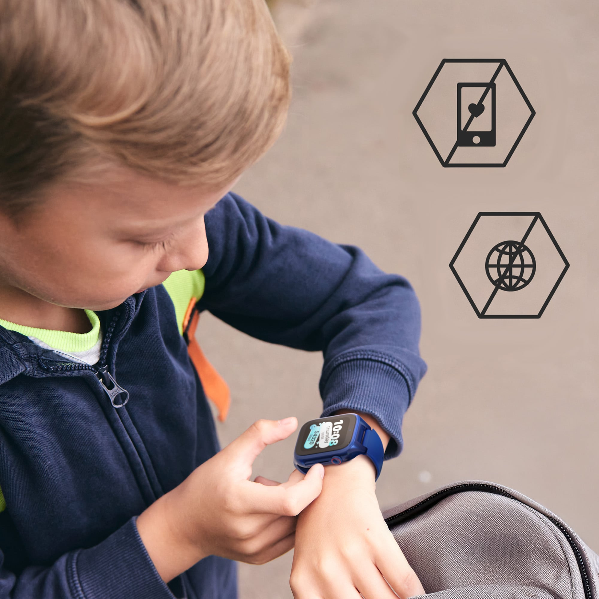 Chłopiec nosi niebieski smartwatch. Widoczne ikony telefonu i globu.