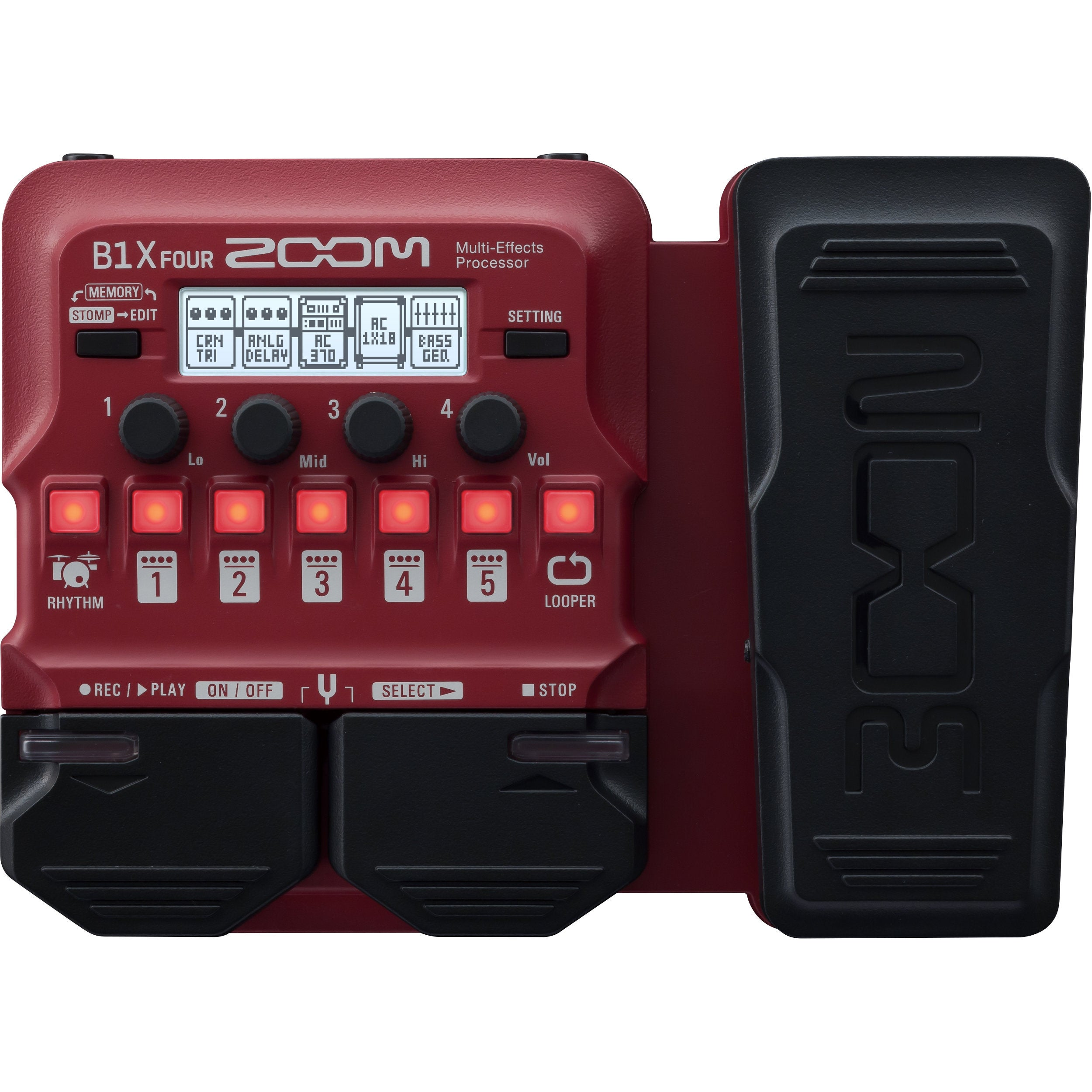 Een rode Zoom B1X Four gitaar multi-effect processor met expressiepedaal.