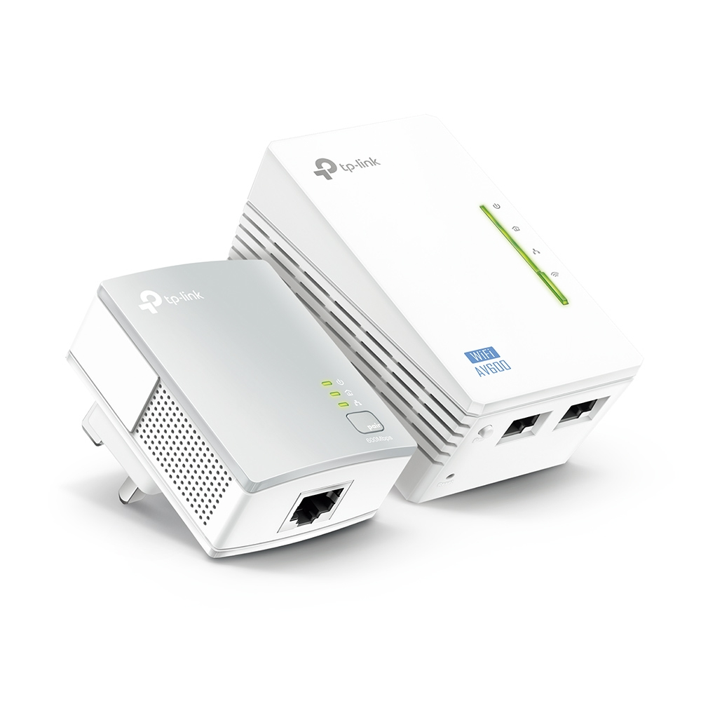 Due adattatori powerline bianchi TP-Link con porte Ethernet e spie luminose.