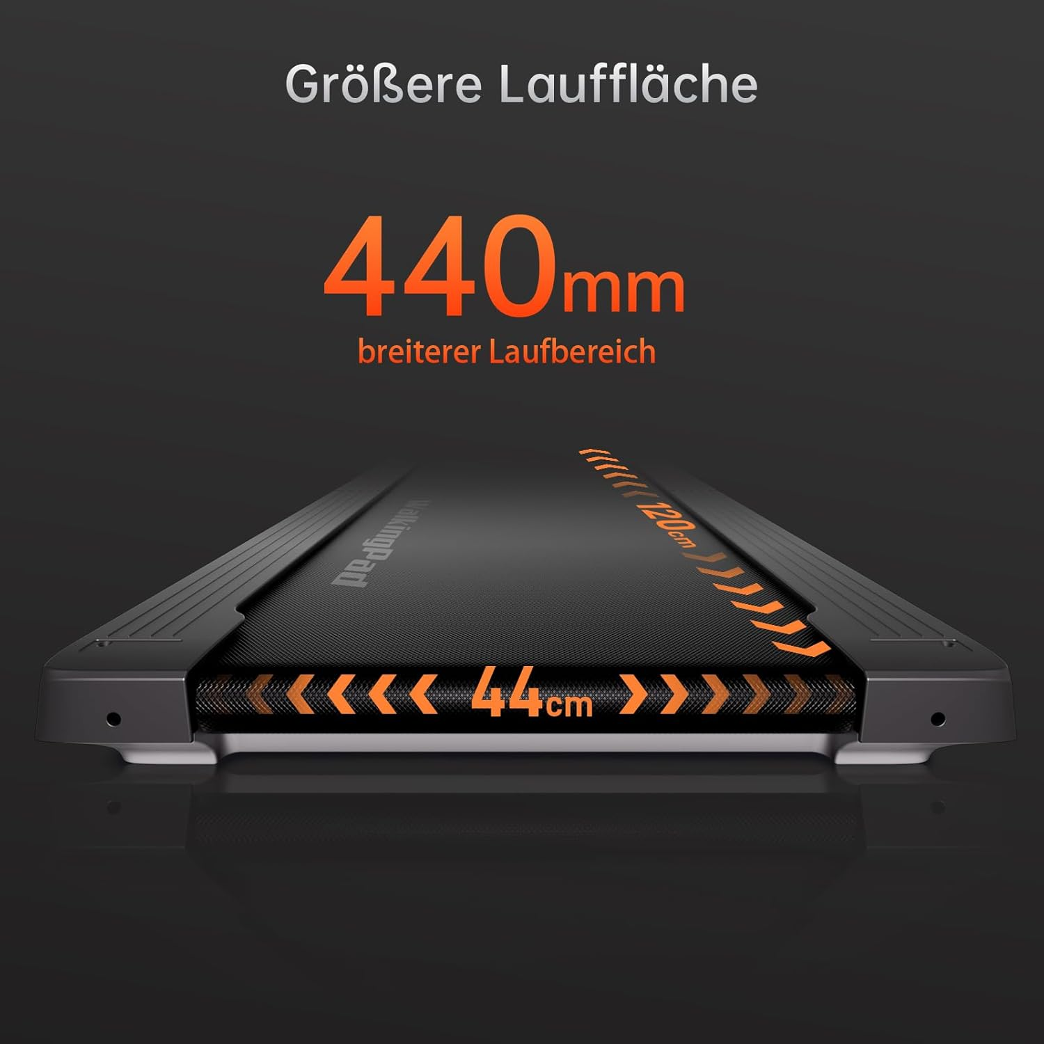 Ein Laufband mit der Aufschrift 440mm breiterer Laufbereich.