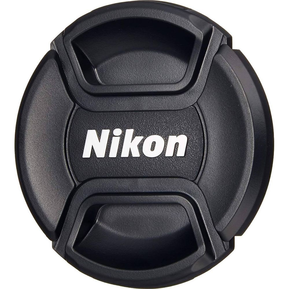 Schwarzer Nikon Objektivdeckel mit weißem Logo.