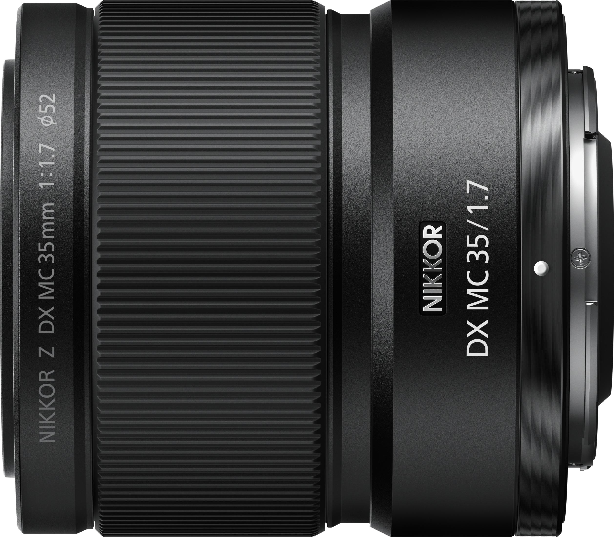 Un obiettivo NIKKOR Z DX MC 35mm 1:1,7 nero con anelli zigrinati.