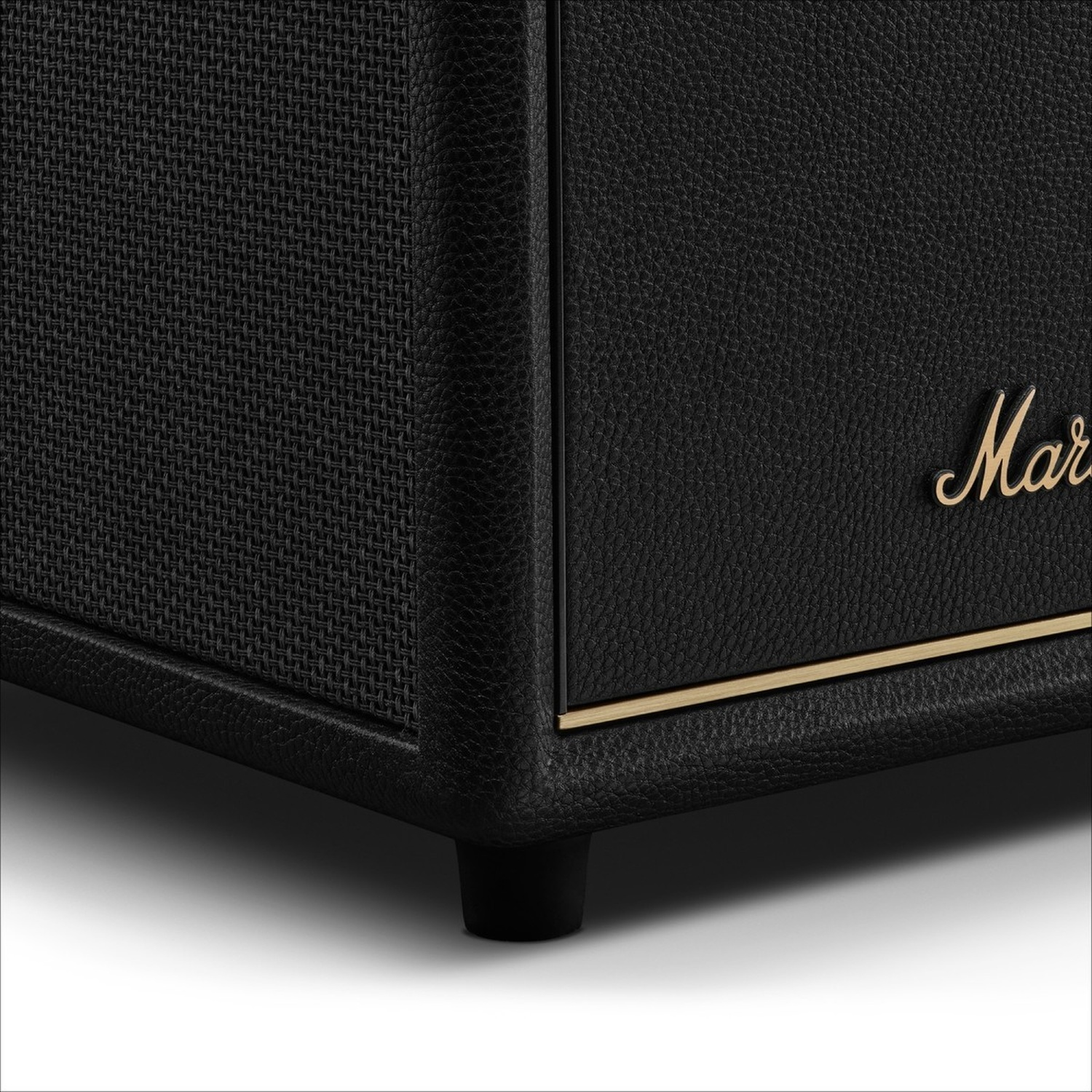 Schwarzer Marshall Amp-Lautsprecher mit goldenem Logo, schwarzem Gitter und Goldrand.