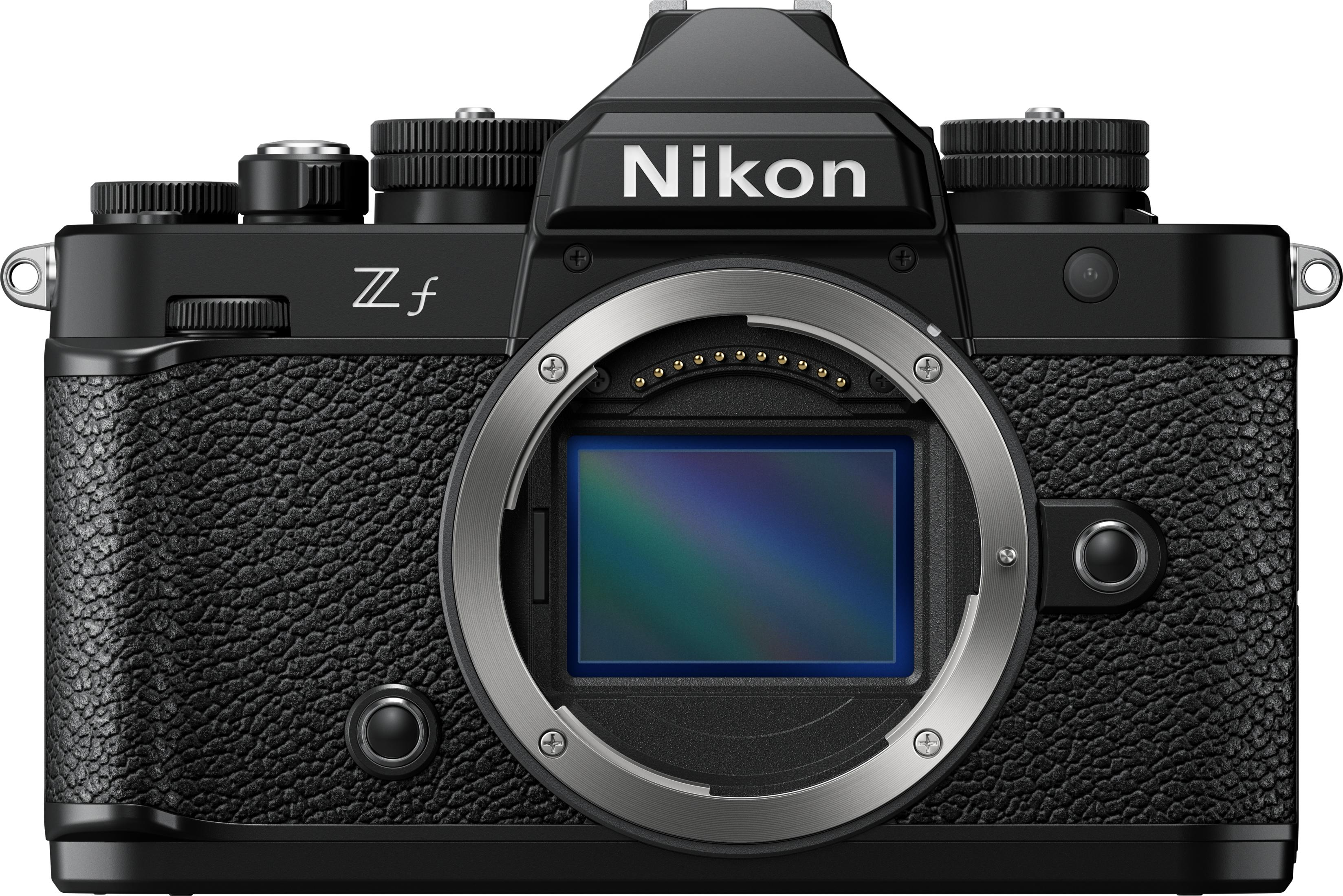 Una cámara Nikon Zf negra con montura de lente plateada y sensor visible.