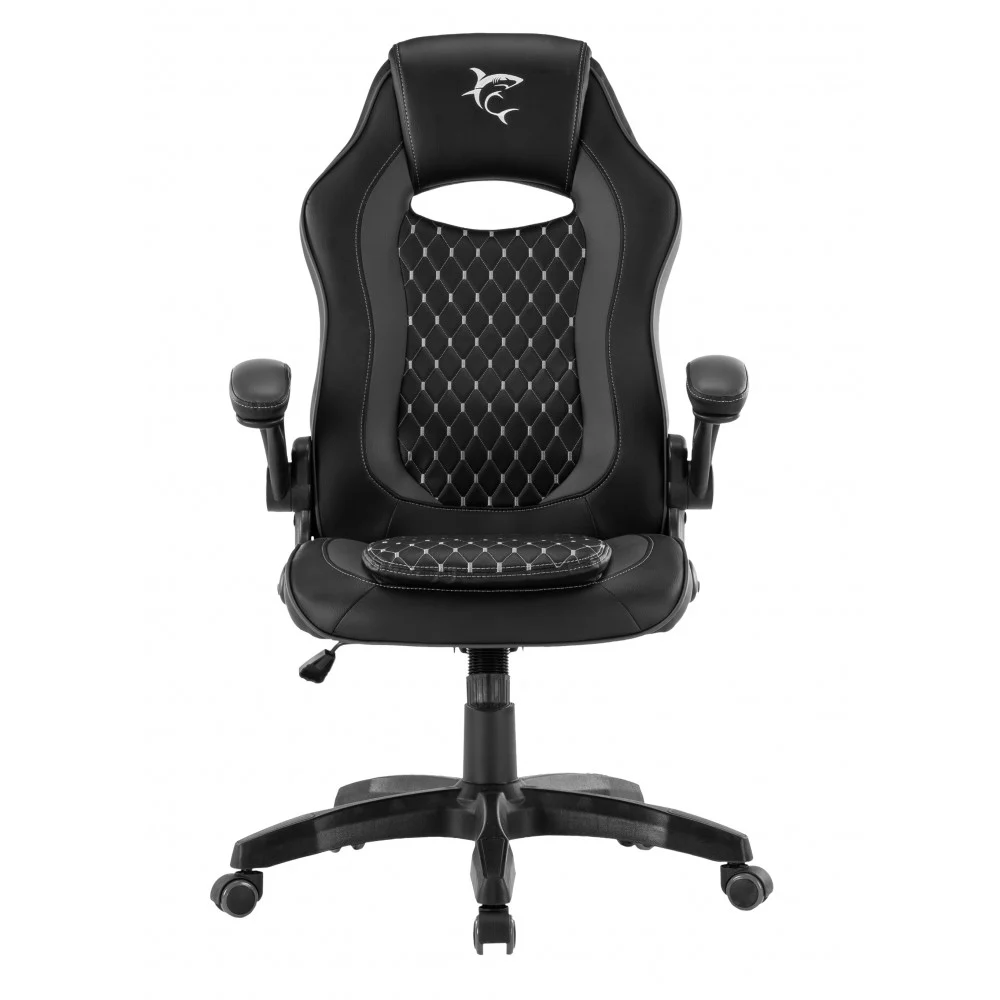 Sedia da gaming nera con logo squalo argento e motivo a rombi.