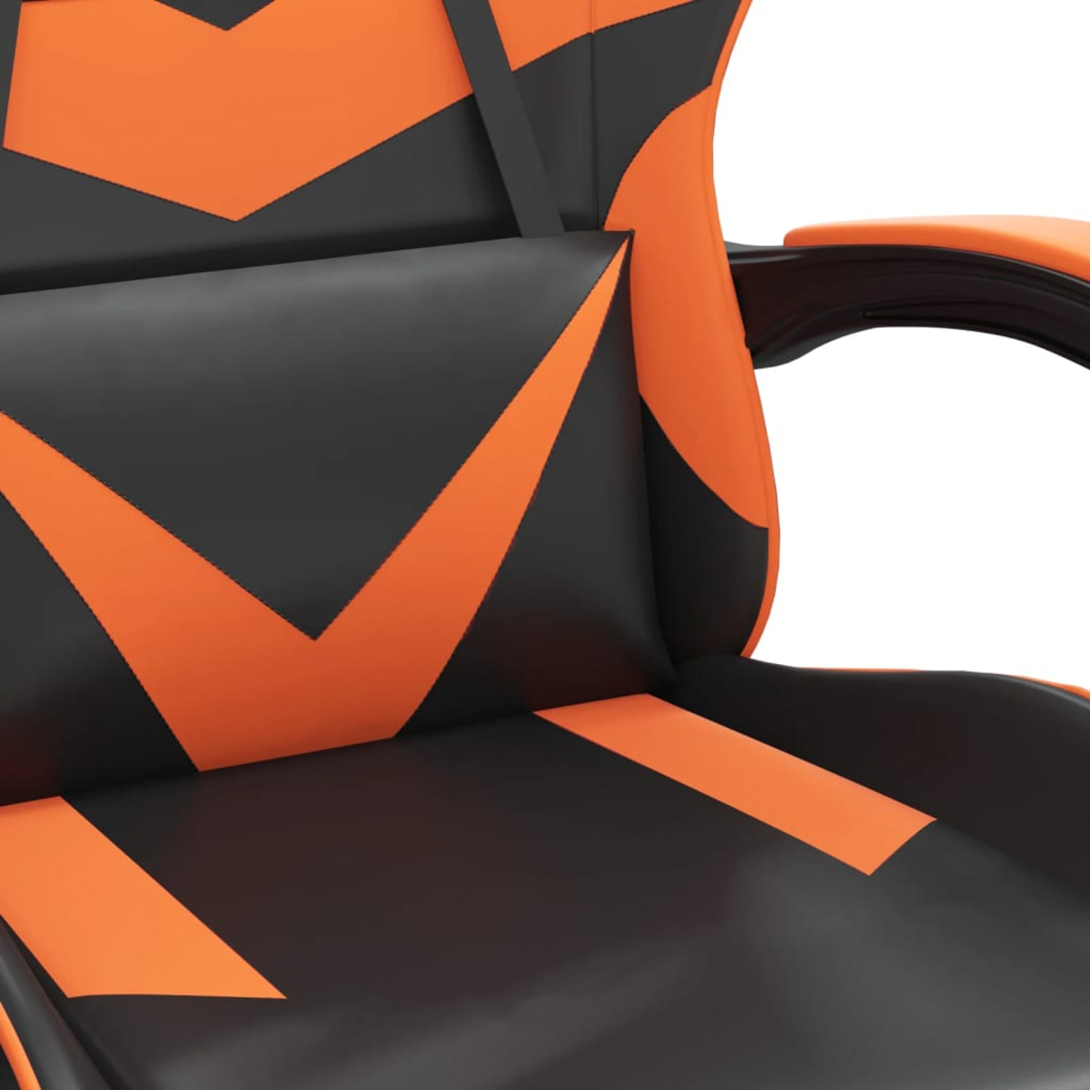 Ein schwarzer und oranger Gaming-Stuhl mit geometrischen Mustern.