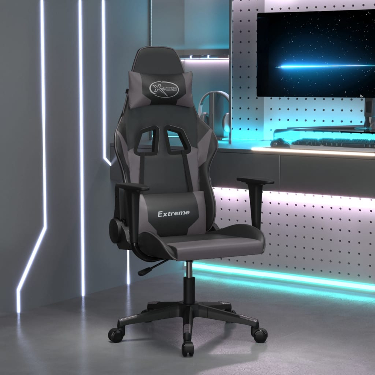 Ein schwarzer und grauer Gaming-Stuhl mit Kopfstütze und Lendenkissen steht in einem Raum mit Neonlicht.