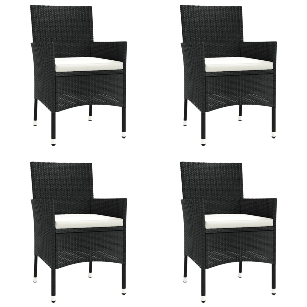 Vier schwarze Rattan-Stühle mit weißen Kissen, 2x2 auf weißem Hintergrund.