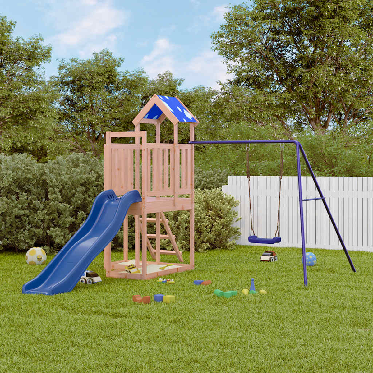 Ein hölzerner Spielturm mit Rutsche und Schaukeln auf einem Rasen.