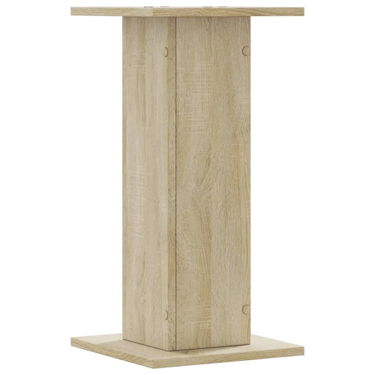Ein hölzerner Sockel mit einer rechteckigen Säule, weißer Hintergrund.