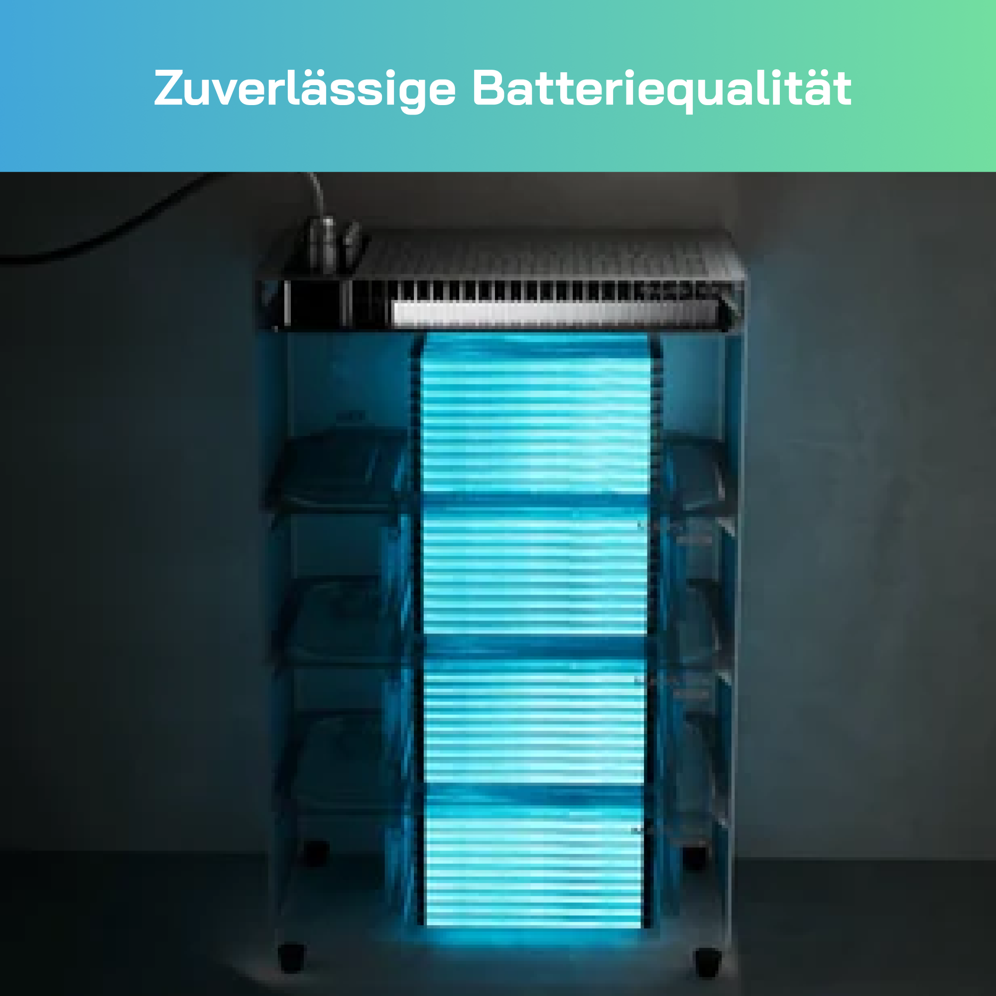 Ein Regal mit leuchtend blauen Röhren und einem Keyboard darüber.