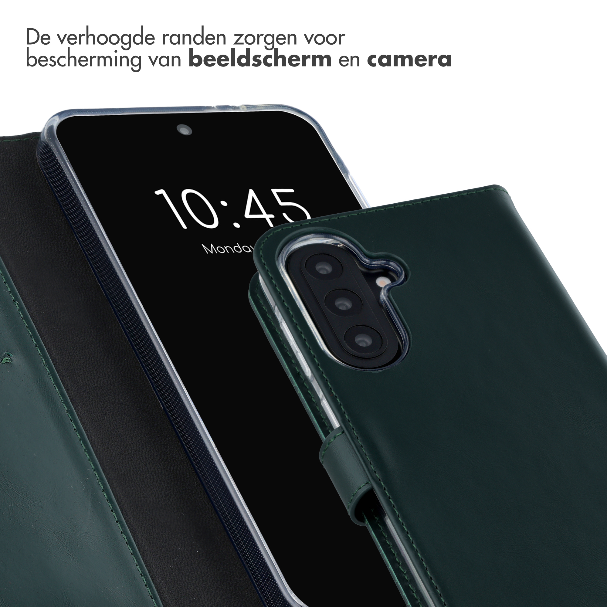 Donkergroene telefoonhoes met camera-opening en tijd op het scherm.