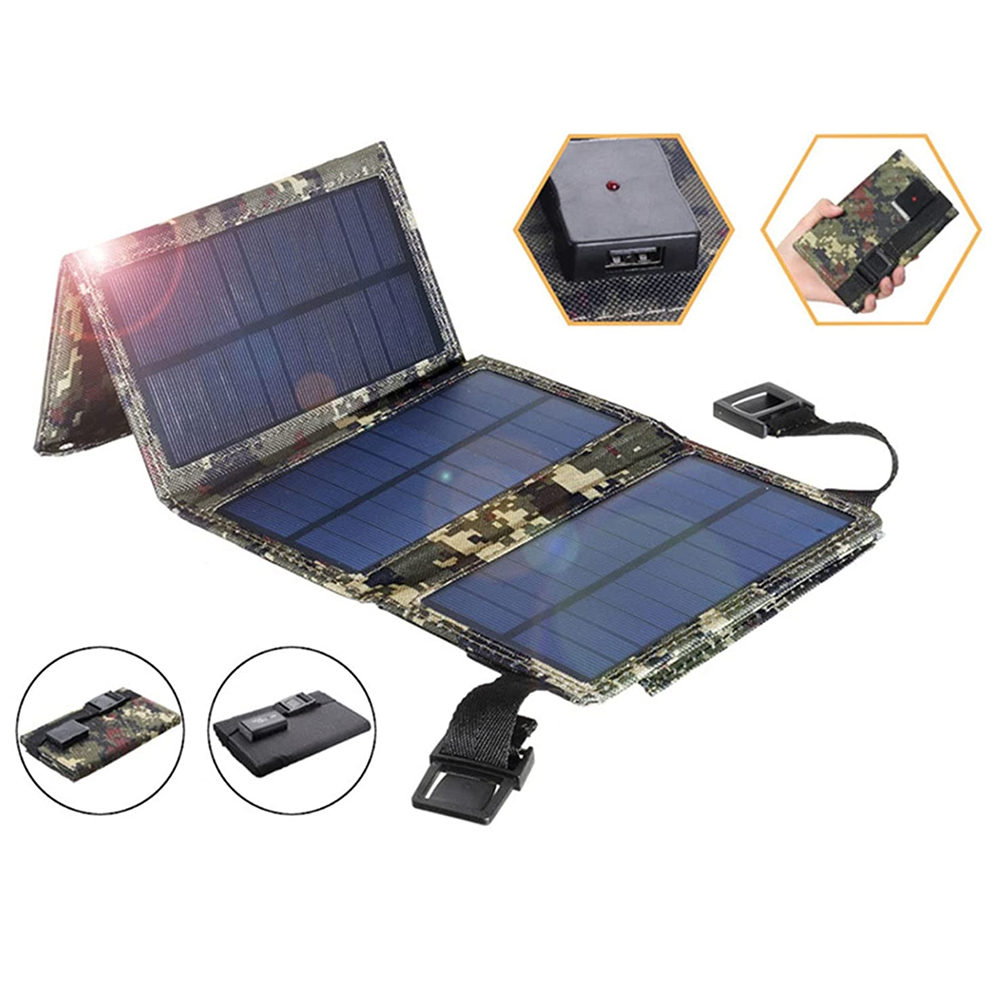 Ein faltbares Solarpanel-Ladegerät in Tarnfarben mit USB-Anschlüssen wird gezeigt.