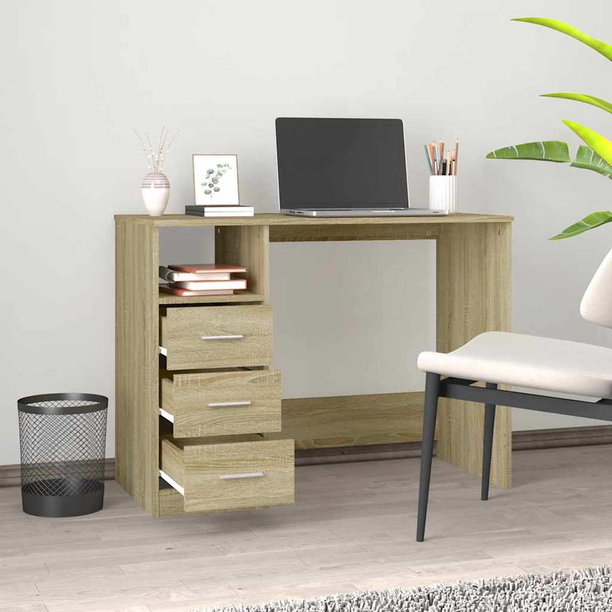 Ein Schreibtisch aus Holz mit Laptop, Büchern, Stiften und einem Papierkorb.