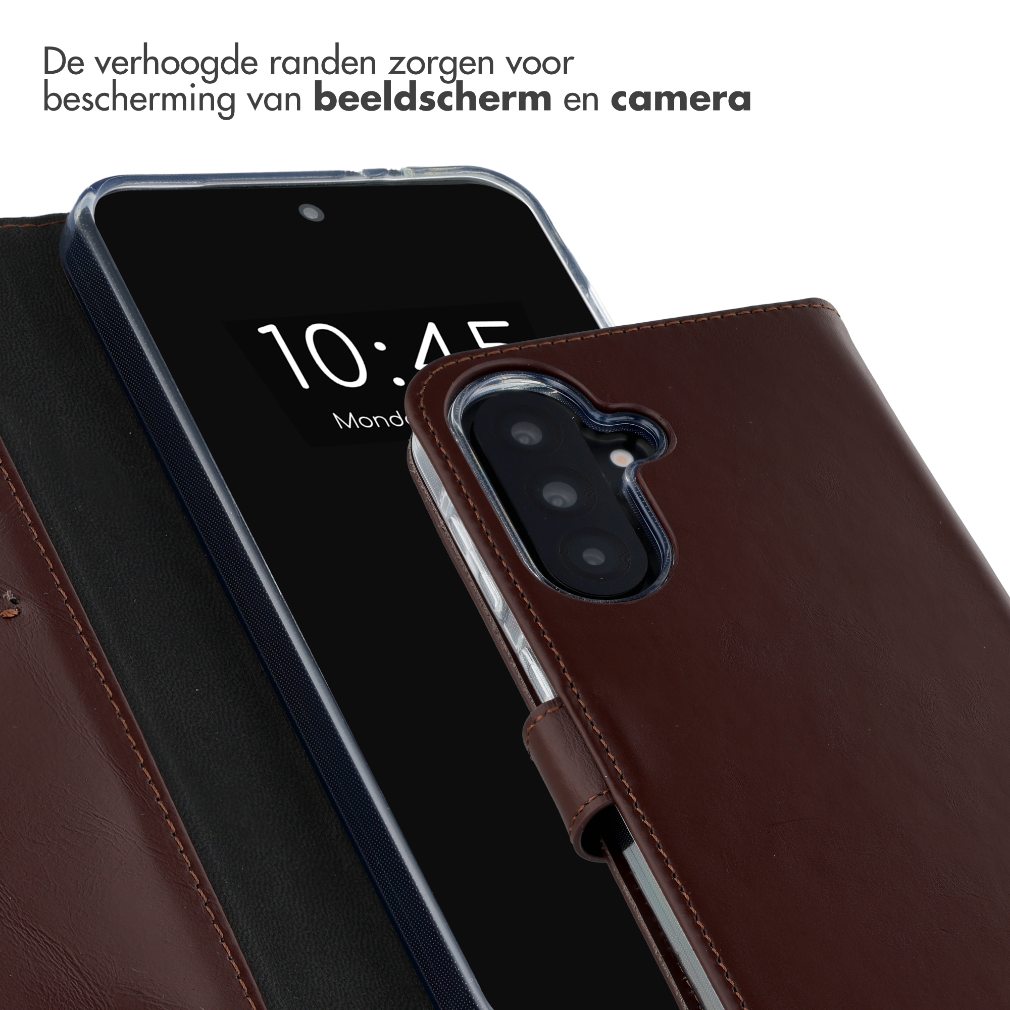 Bruine lederen hoes beschermt scherm en camera van smartphone.