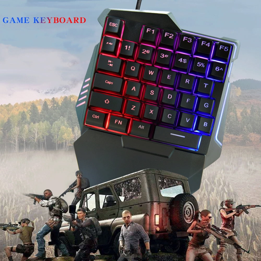 Gaming-Tastatur mit beleuchteten Tasten und Soldaten um ein Fahrzeug.