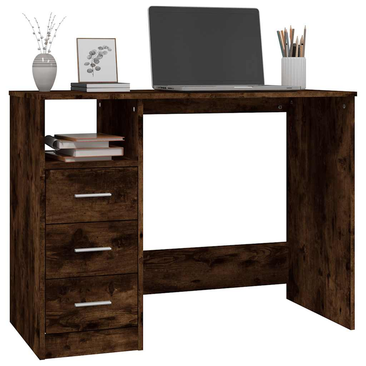 Dunkelbrauner Schreibtisch mit Laptop, Büchern, Vase und Stiften.