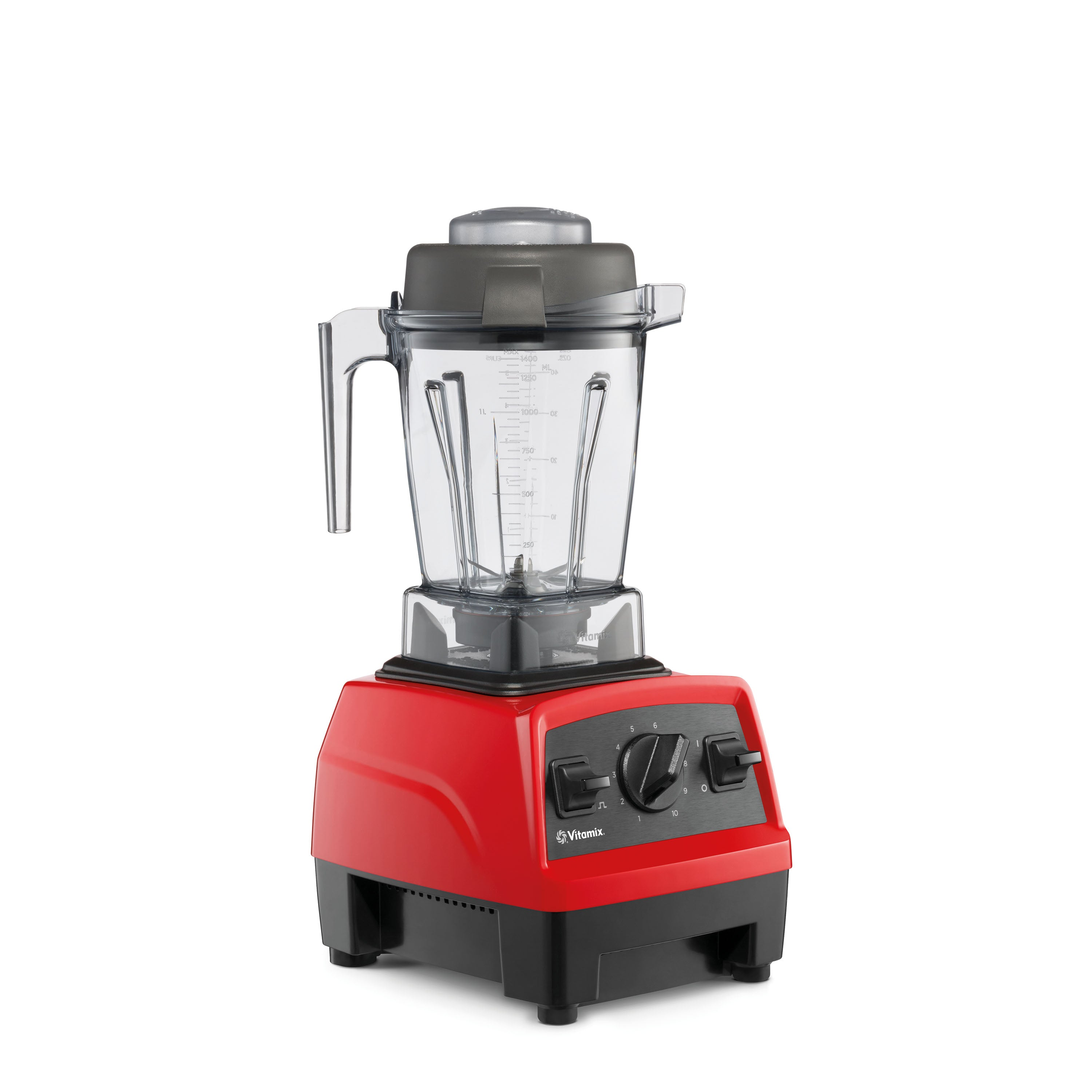 Ein roter Vitamix-Mixer mit klarem Krug und schwarzem Sockel auf weißem Hintergrund.