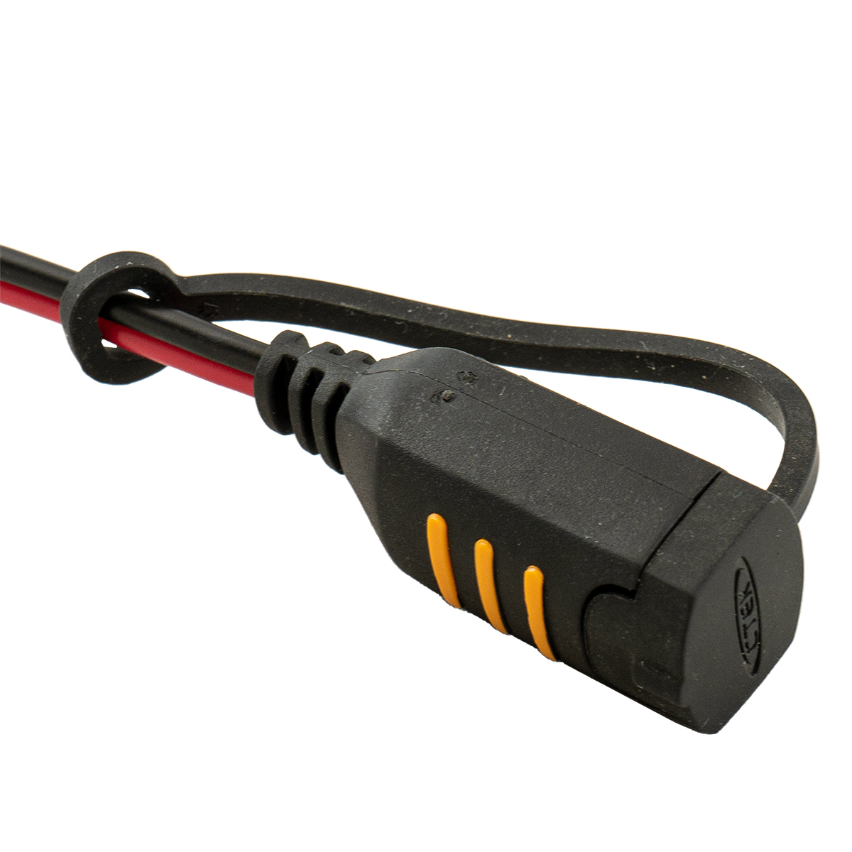 Schwarzer Stecker mit orangen Streifen und Kabeln, weißer Hintergrund.